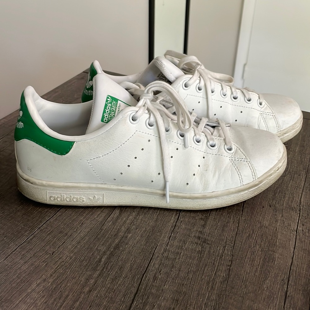 Stan smith - green, size 6 (men’s) size (7.5 womens)